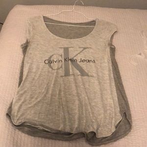 Sleeveless tee ( oversized )